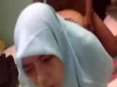 Ukhti Hijab Aisyah Cantik Pasrah Posisi Doggy poster