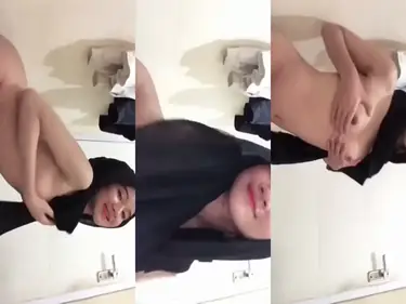 Ukhti Hijab Mahasiswi Cantik Pasrah Kasur poster